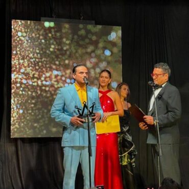 Silvestre Dangond recibió un premio especial en los Upar Awards